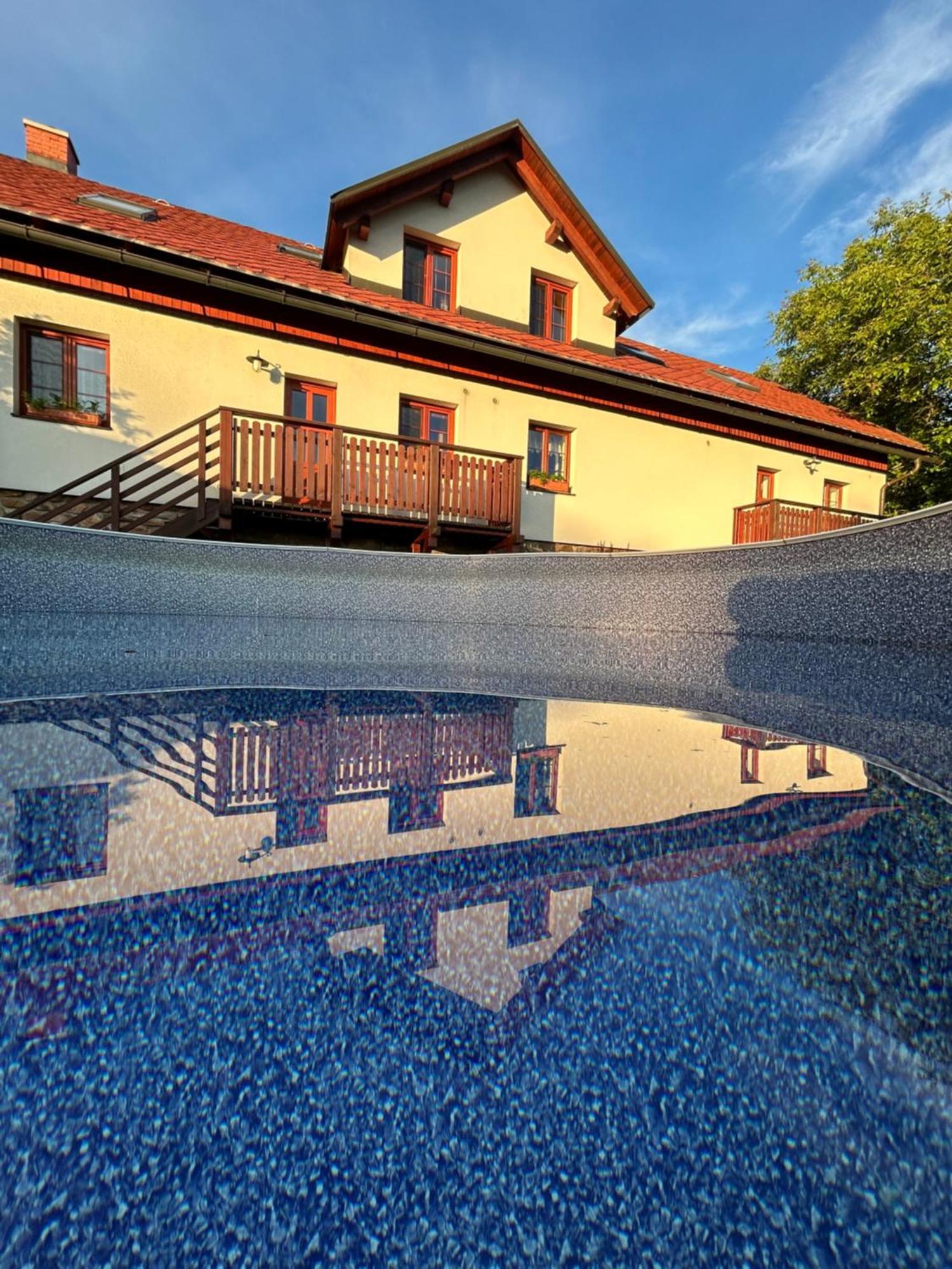 Na Samote U Lesa Apartment