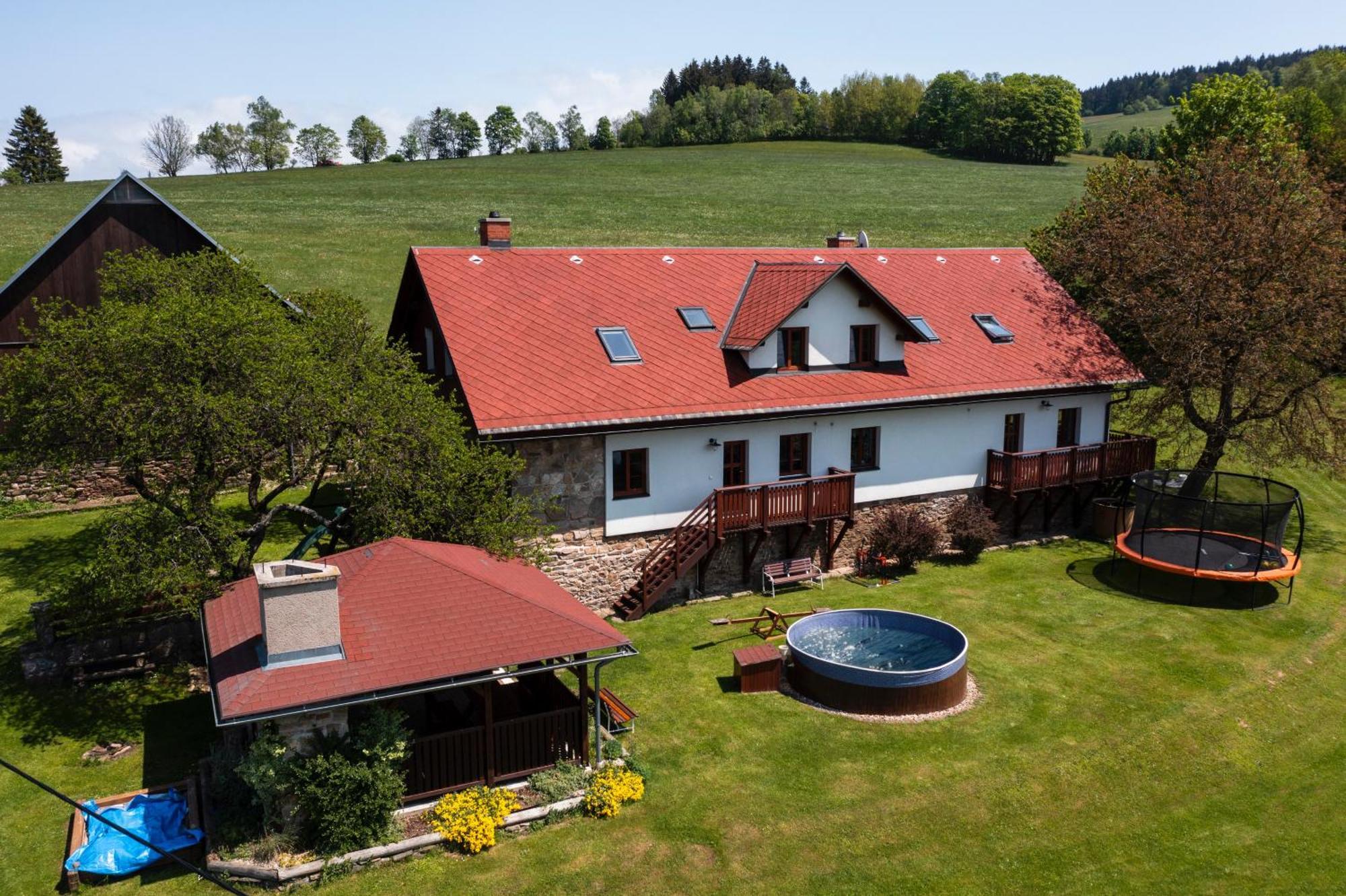 Na Samote U Lesa Apartment